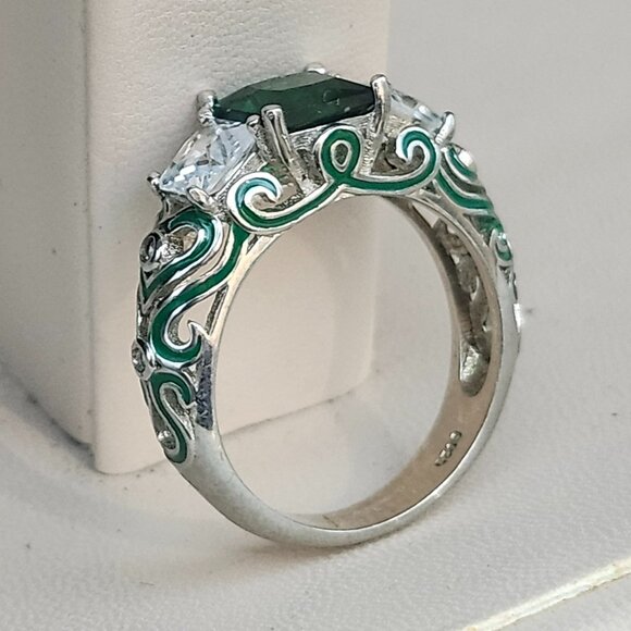 Sterling Silver Ring Green Center Stone Enameled Size 8 Hearts - Picture 2 of 9